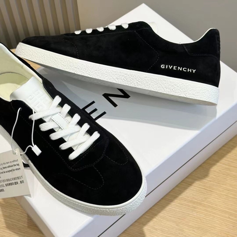 Givenchy Sneakers